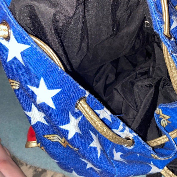 Wonderwoman Backpack - Picture 3 of 3